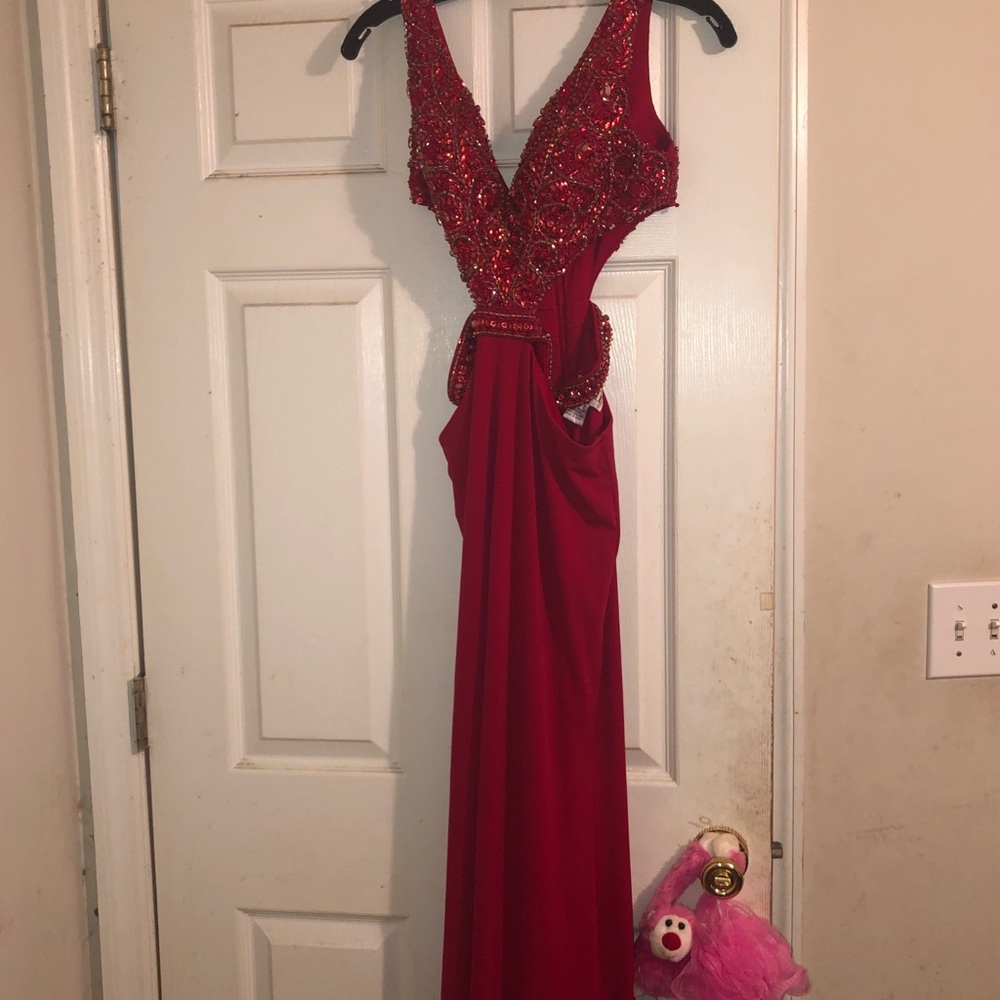 Sparkly Red Prom dress